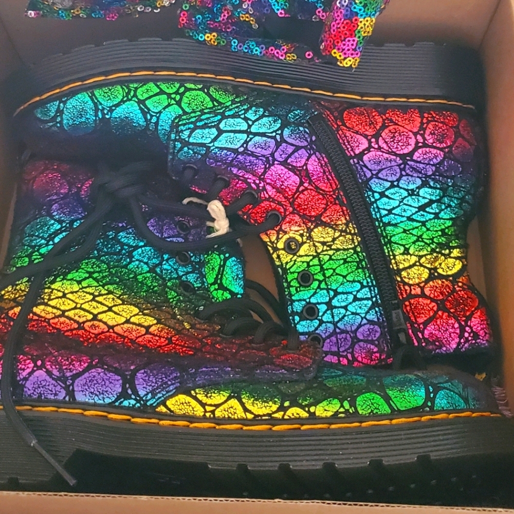 Dr. Martens with 2 matching Jojo bows